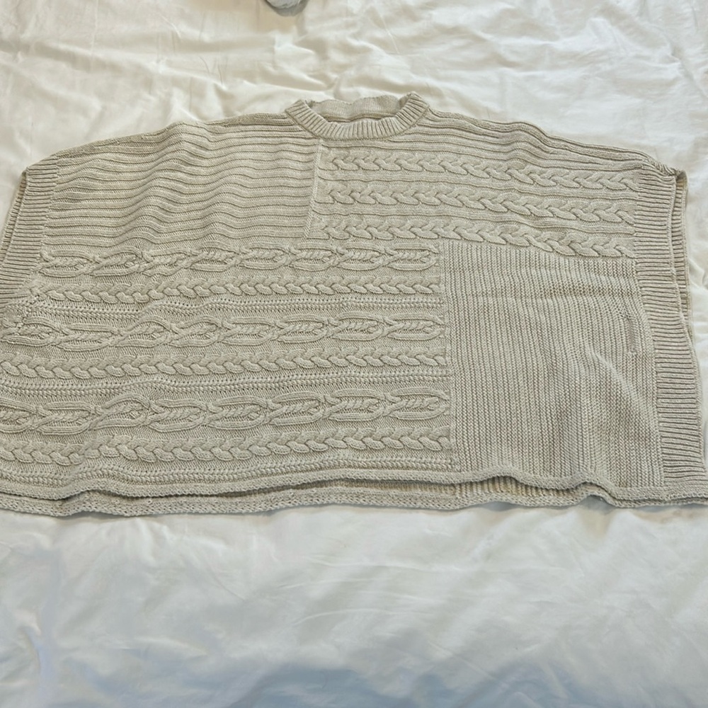 Abercrombiee Cream Sweater Poncho